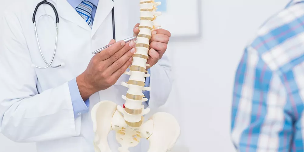 جراحة العمود الفقري و الحالات التي تستدعي التدخل الجراحي