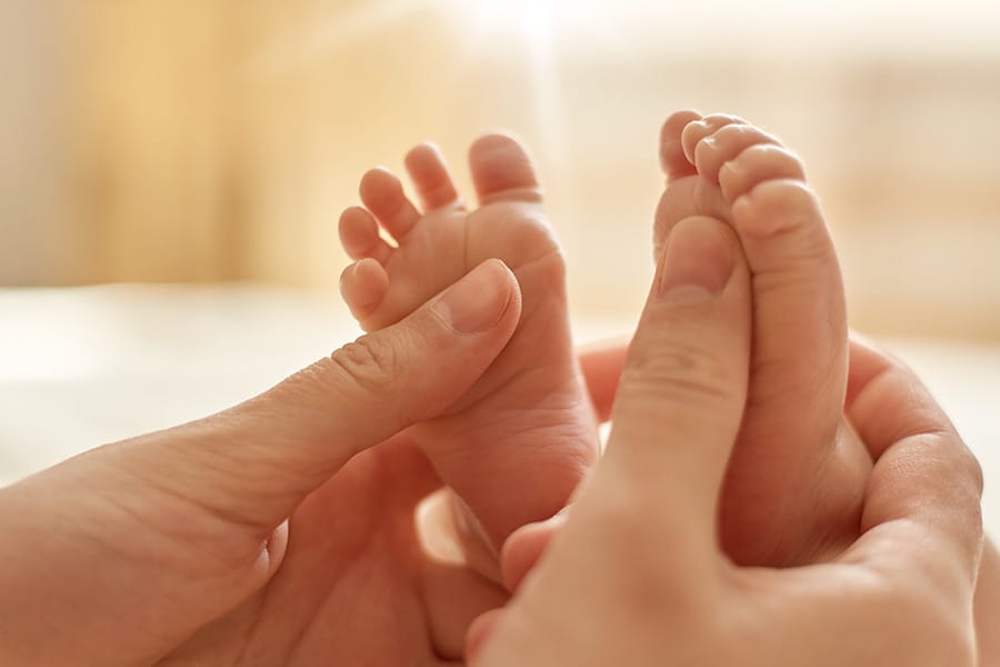 كيف يتم علاج القدم الحنفاء؟