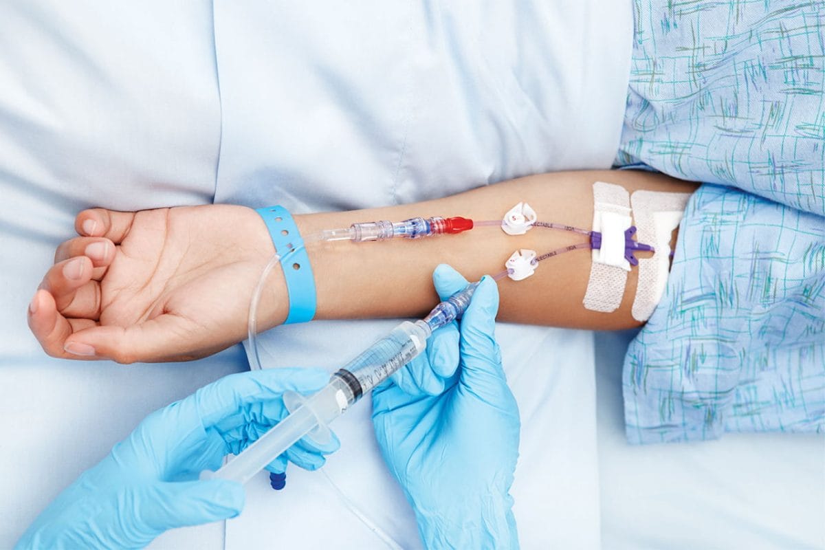 دور العلاج الكيماوي والإشعاعي في أورام العظام الخبيثة